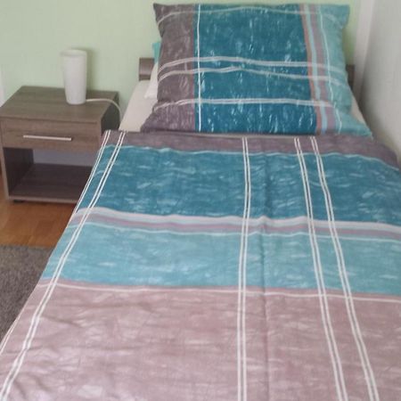 Ferienwohnung Poettershof เครเฟลด์ ภายนอก รูปภาพ