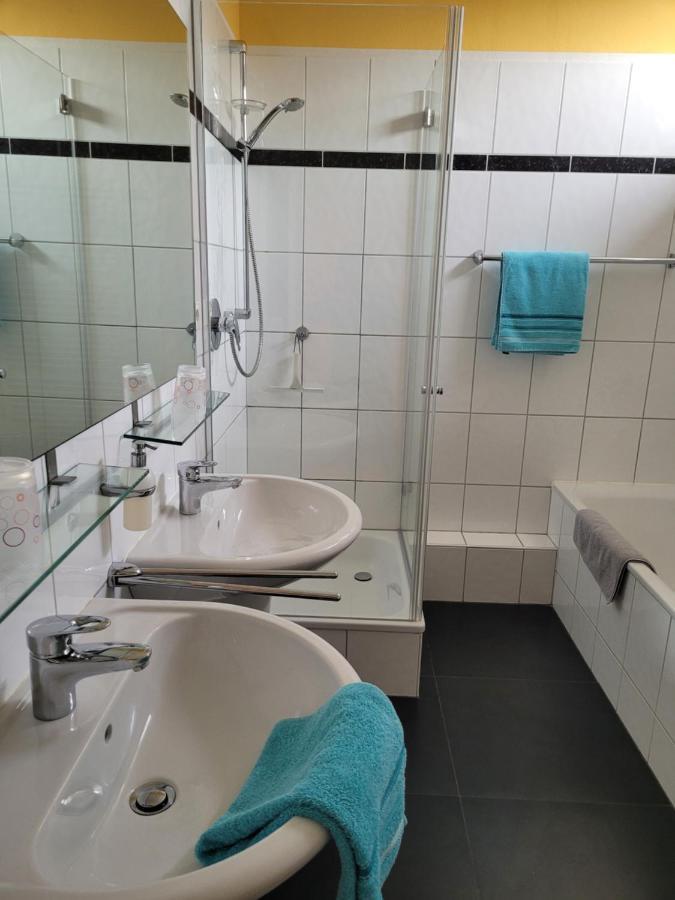 Ferienwohnung Poettershof เครเฟลด์ ภายนอก รูปภาพ